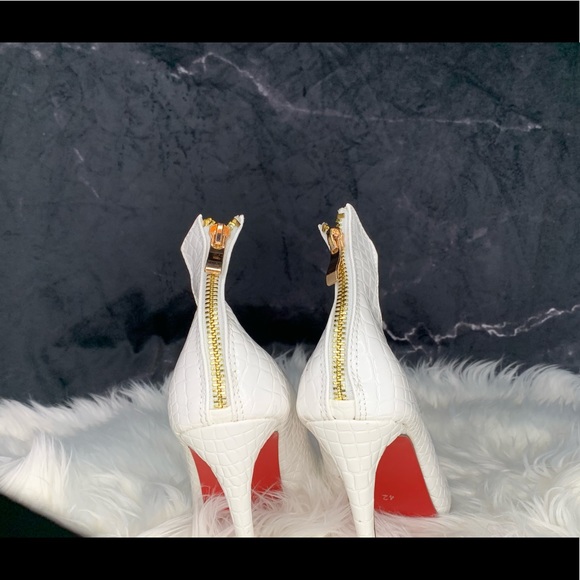 White reptile skin heels with red sole - Picture 2 of 8